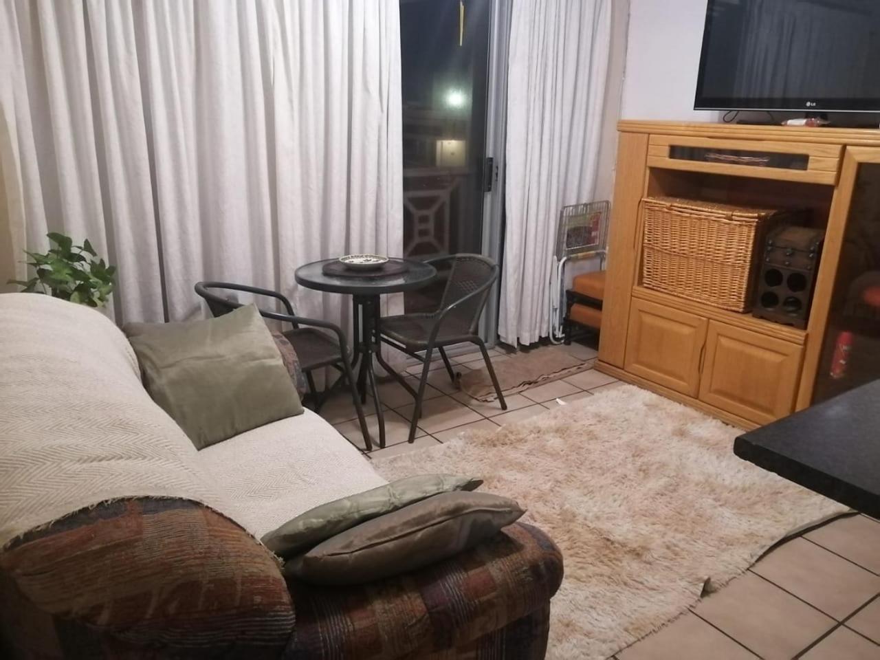 Hermanus Beach Club Экстерьер фото