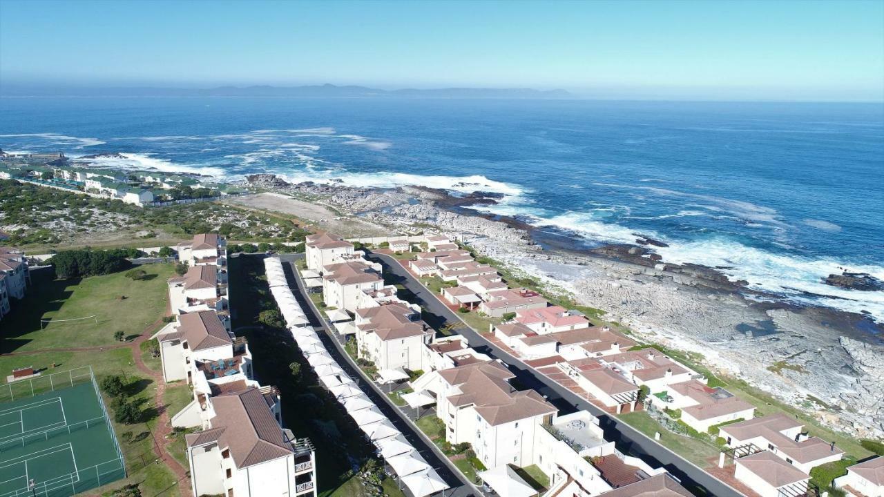 Апартаменты Hermanus Beach Club Экстерьер фото